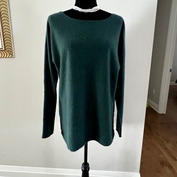 Elegant Green Cashmere Women's Sweater - Picture 7 of 9